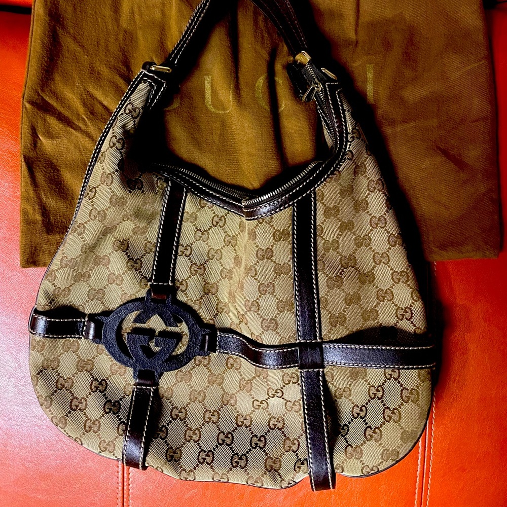 Authentic Gucci Monogram Medium Supreme Canvas Sh… - image 1